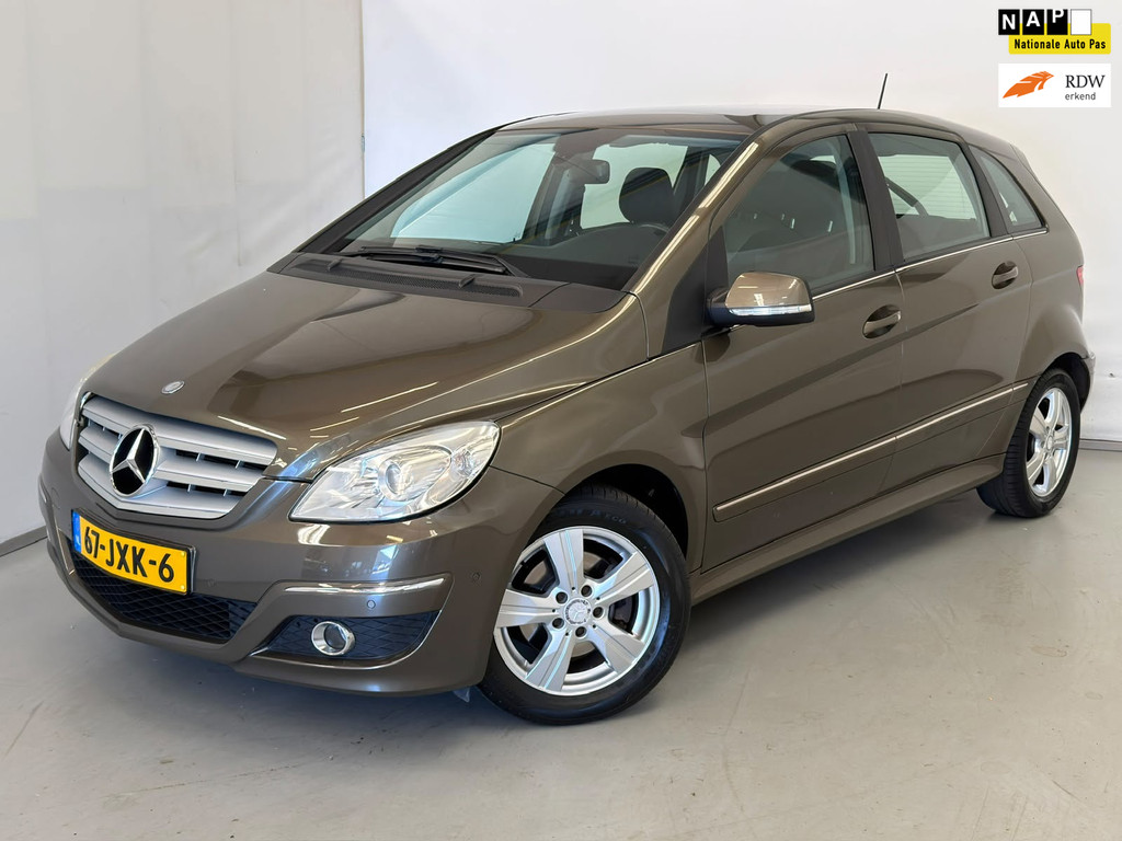56023048